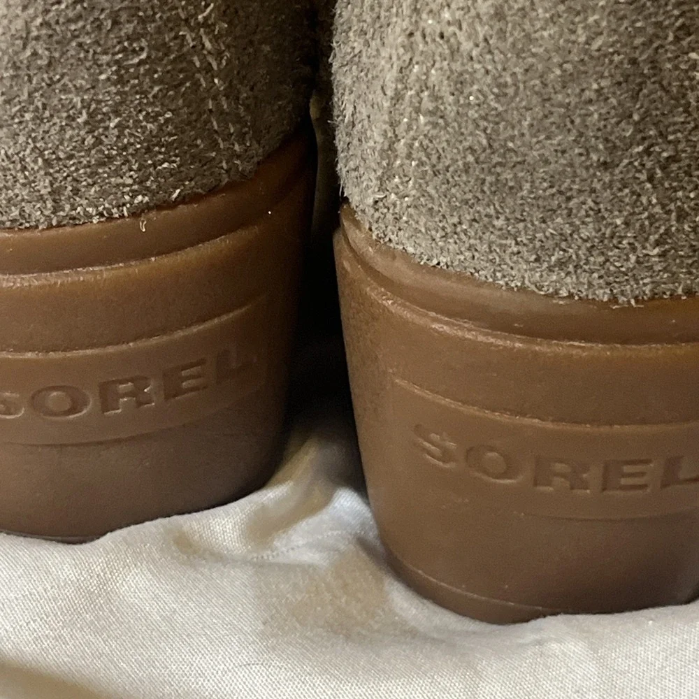 Sorel Women's Toronto Wedge Mushroom Color Suede Bootie Size 9.5